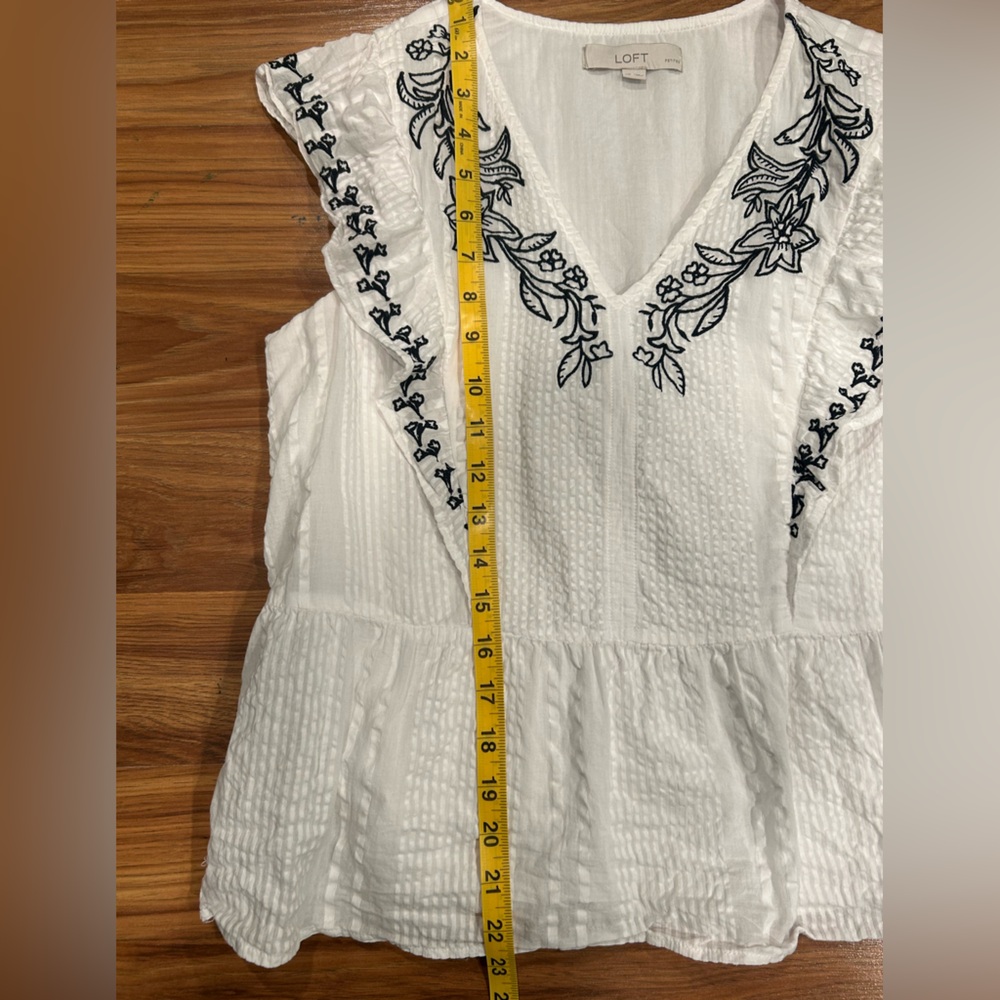 LOFT Floral Embroidered Ruffle Peplum Top Women’s Size Medium - Picture 8 of 9